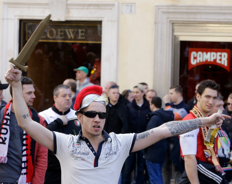 Illustration for article titled Dutch Soccer Hooligans Running Wild, Clashing With Riot Police In Rome